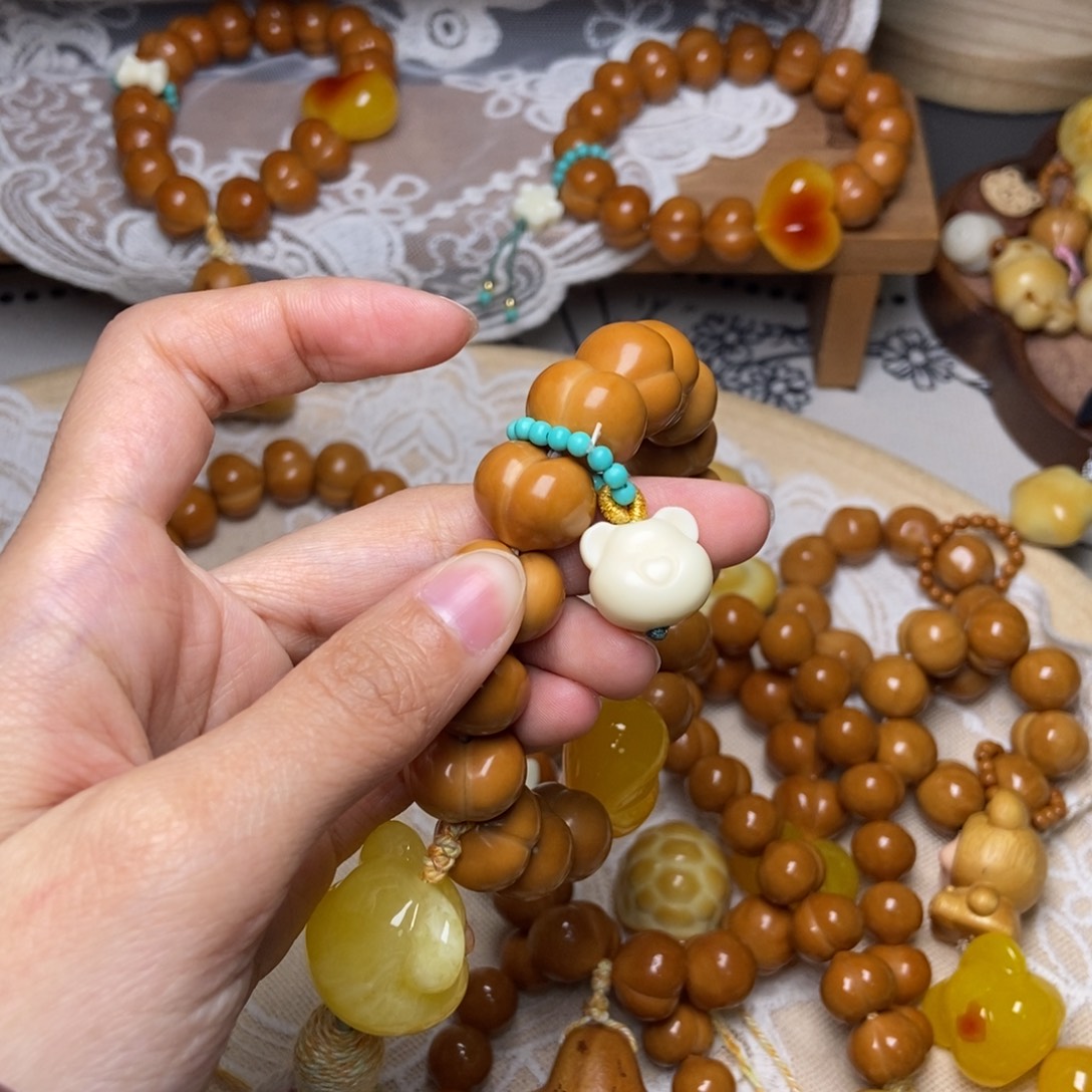 奔***筒猴头核桃吊坠跑环小熊