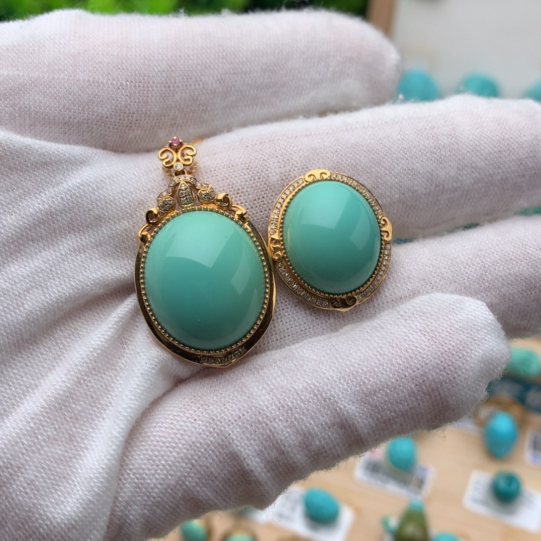 绿松石珠宝奇石18K金镶嵌