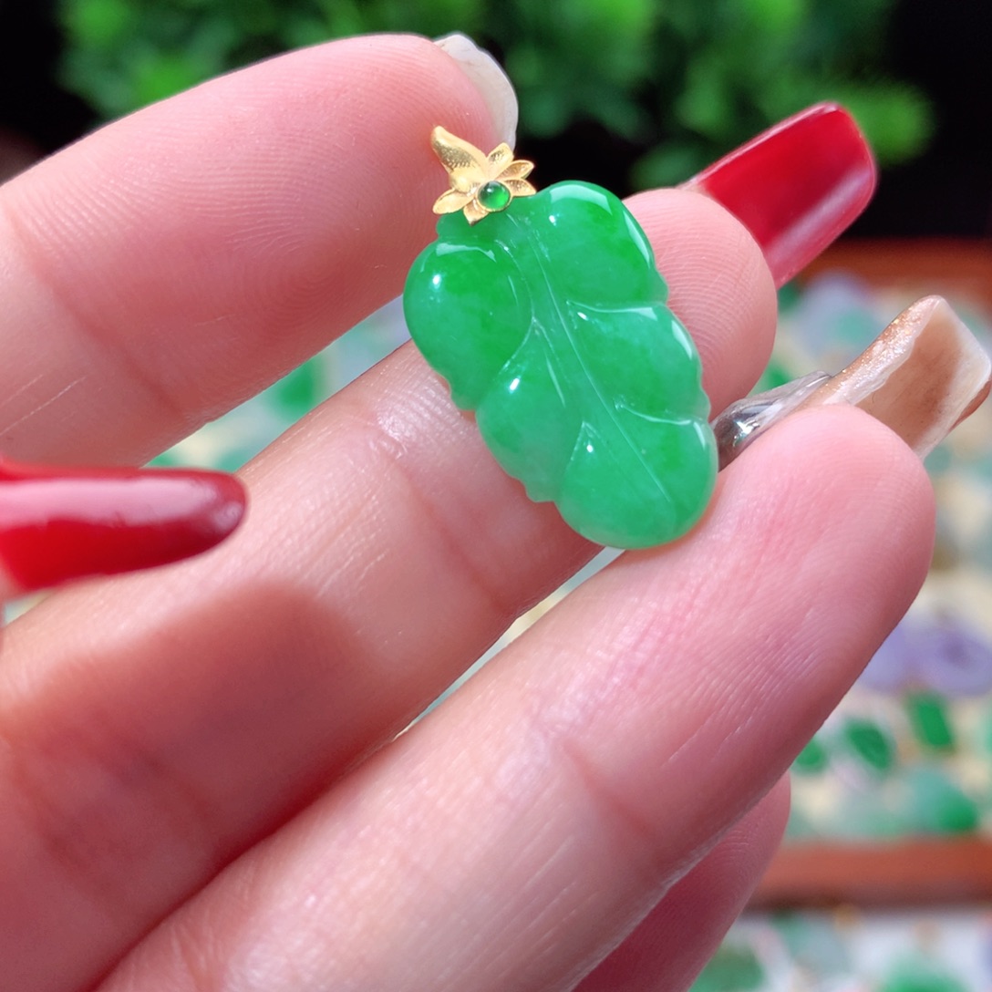 翡翠吊坠(不含链)18K金镶嵌