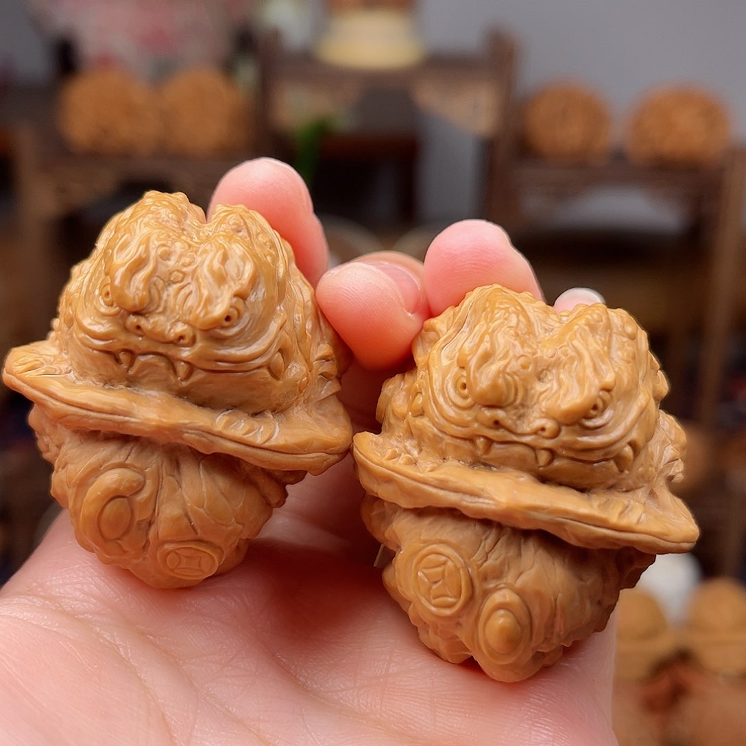 核桃把件龙蟾一对