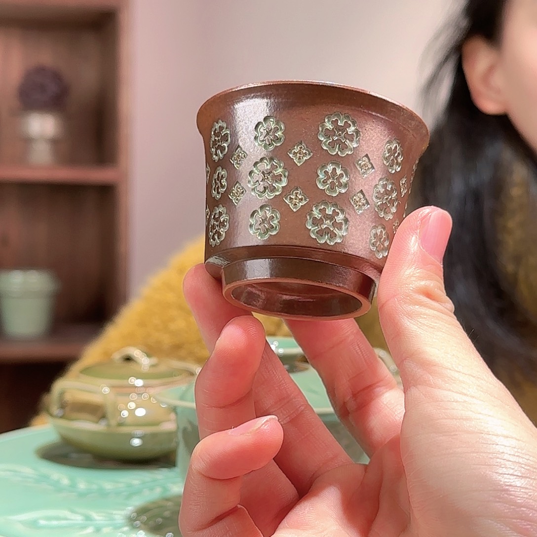 宝相花草木灰釉手工杯