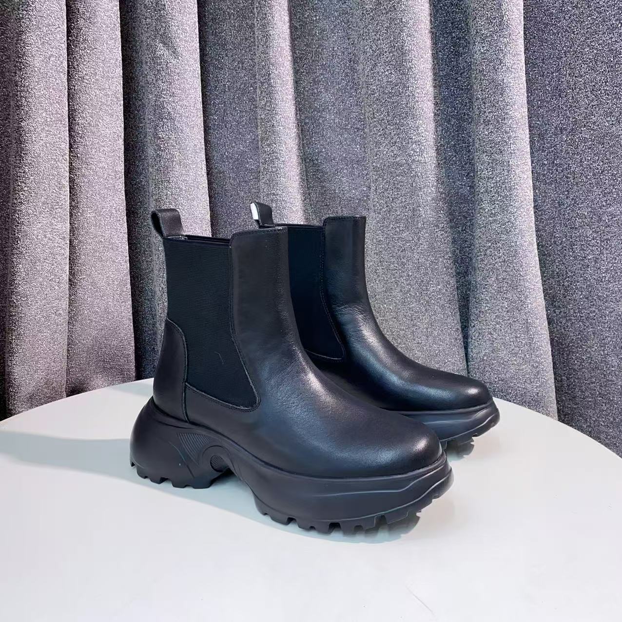 CL5801 黑色 粗跟厚底圆头厚底超轻时尚短靴  女士烟管靴