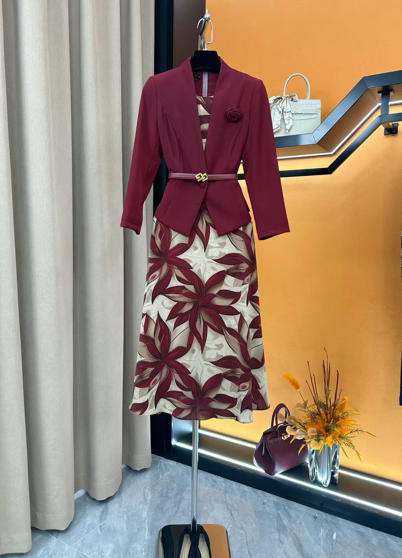 61218-石榴红拼接假两件连衣裙春夏新款设计感印花长款修身裙子