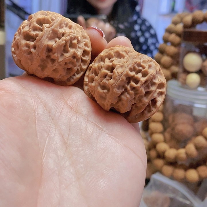 【闪购商品】文玩核桃把件41.5闷尖苹果