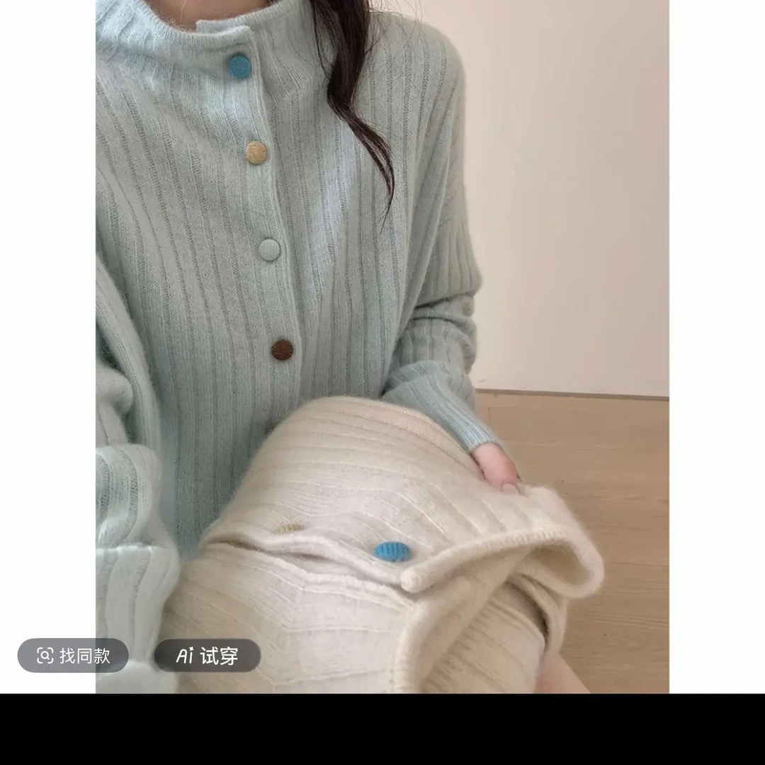 彩色扣半高领上衣女