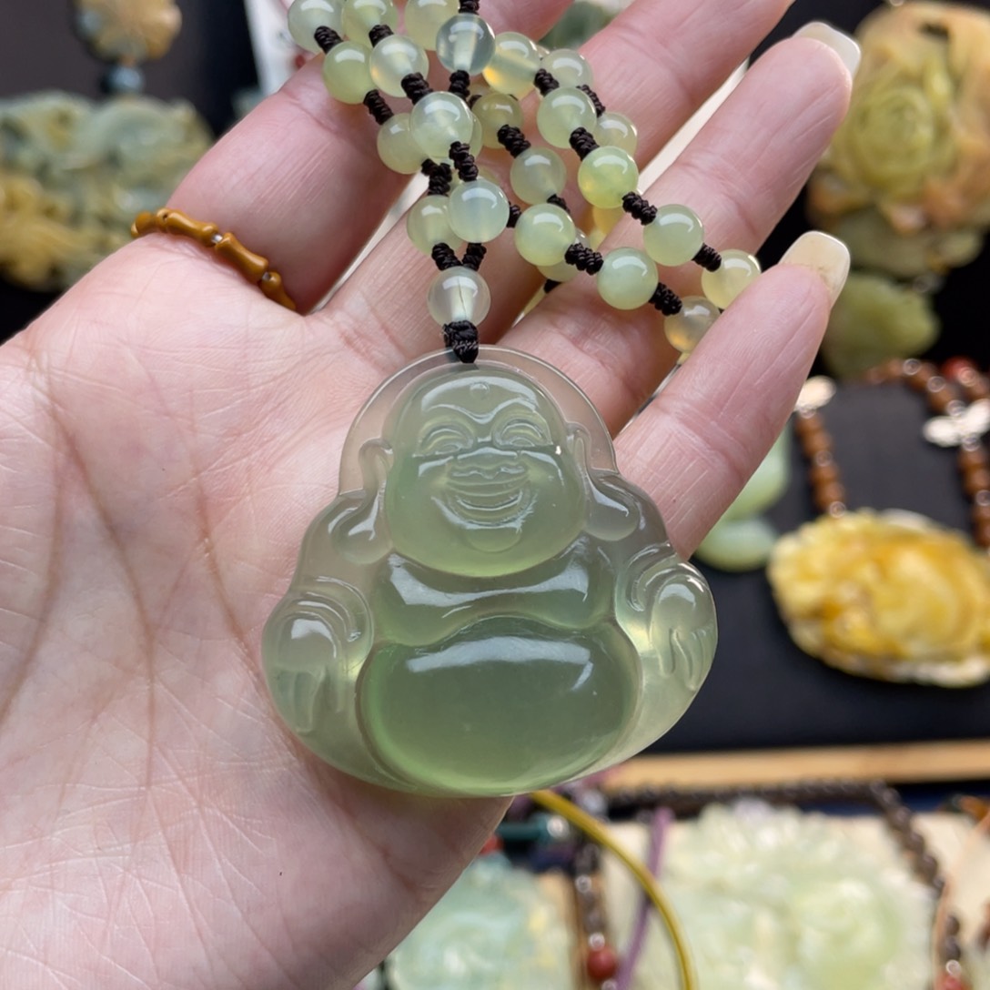 蛇纹石玉颈饰未镶嵌