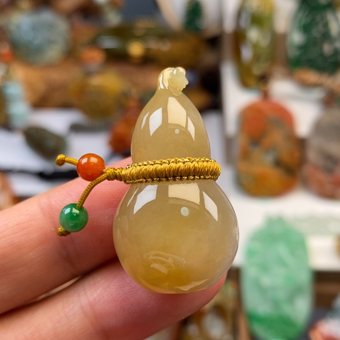 翡翠未镶嵌颈饰福禄