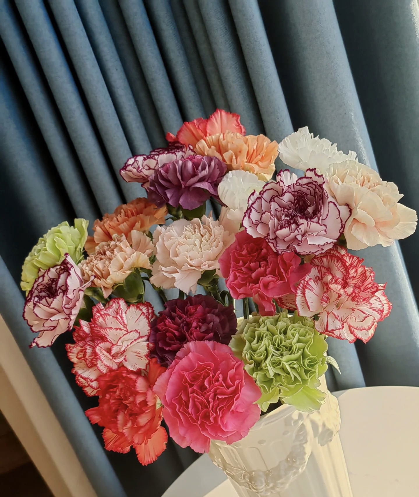 云南昆明鲜花基地直发康乃馨母爱之花康乃馨