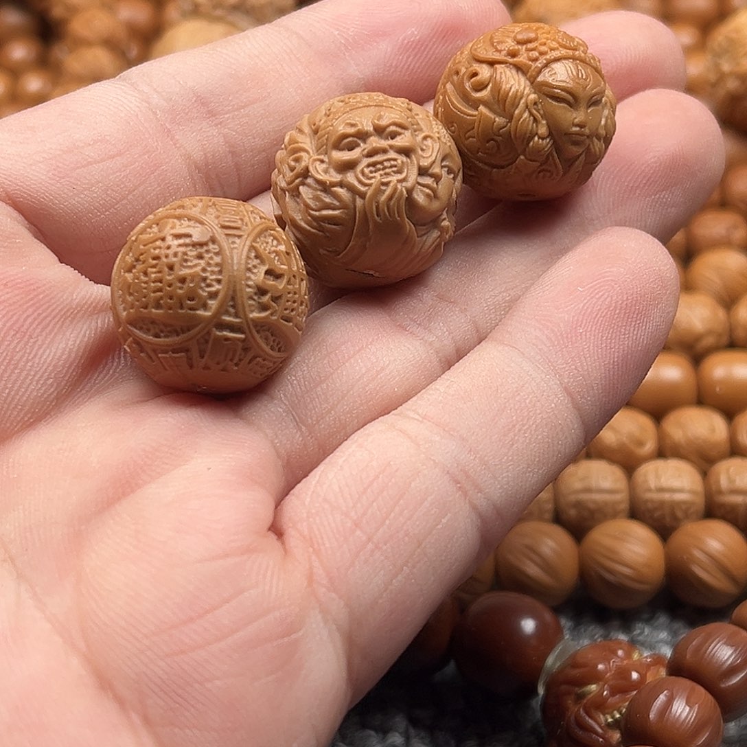 河***护吊坠猴头核桃三颗不同题材单颗