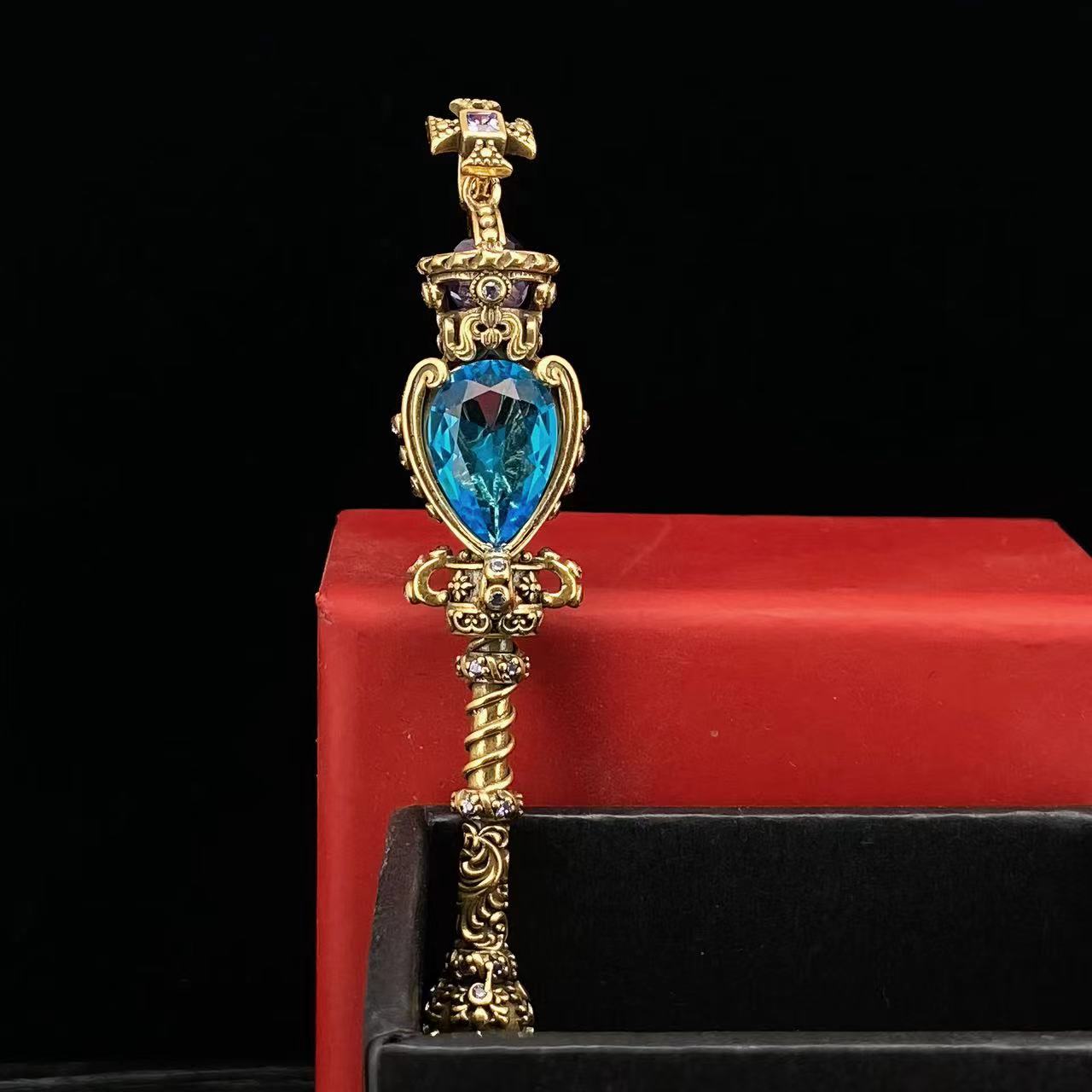 鸿聚隆 吊坠925银合成锆石 A157小众宫廷风古金女王权杖银吊坠