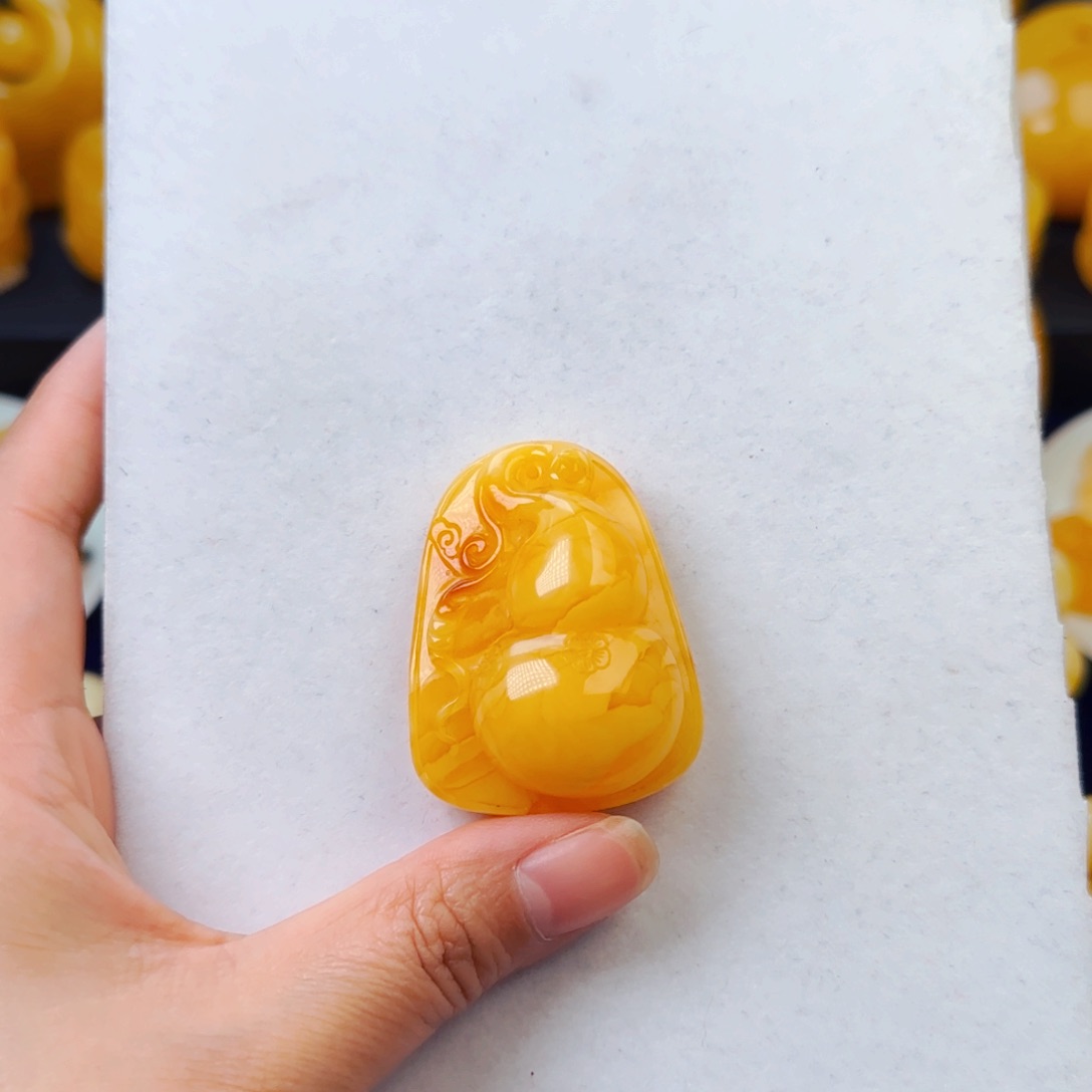 琥珀颈饰未镶嵌葫芦吊坠