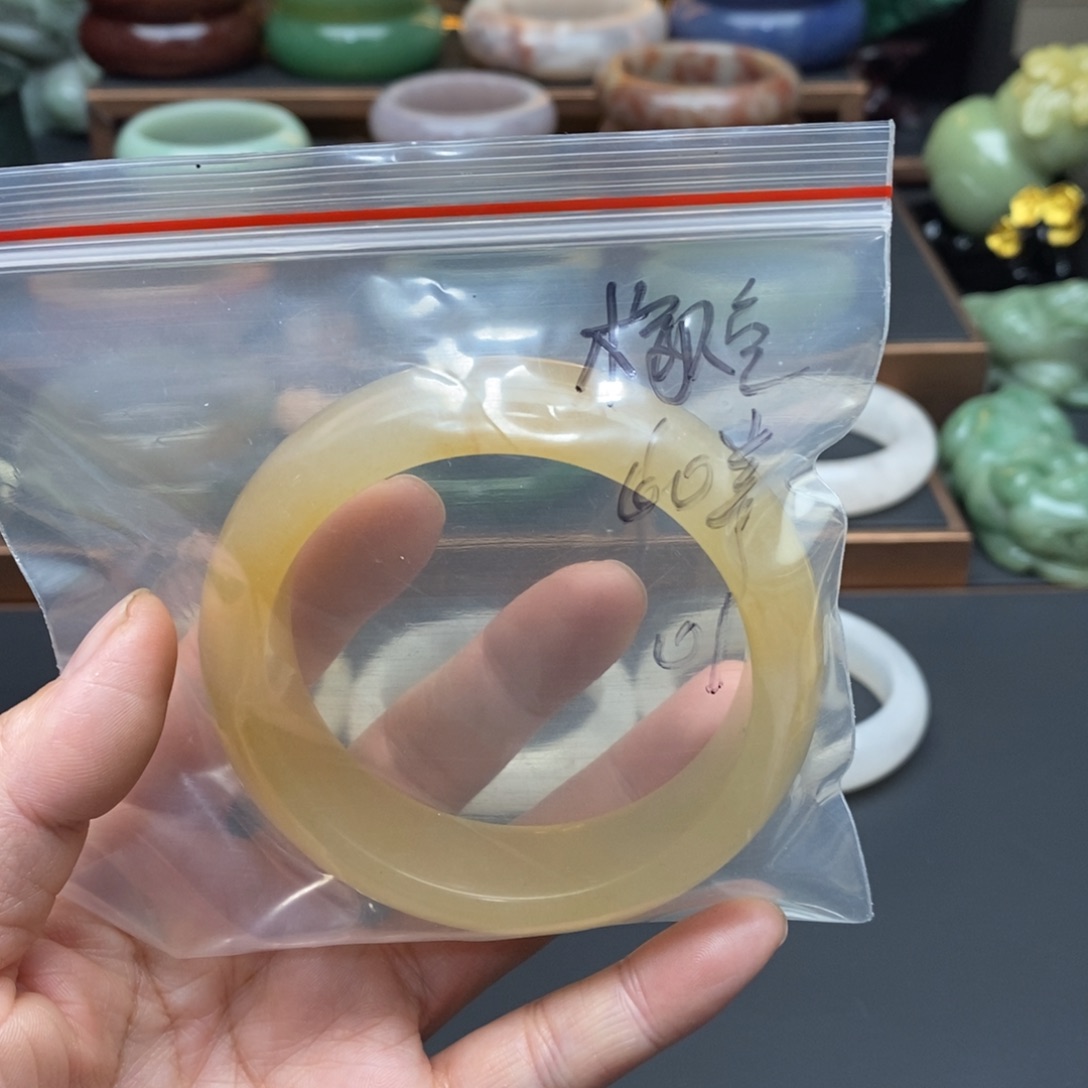 石英质玉 手镯60口径未镶嵌