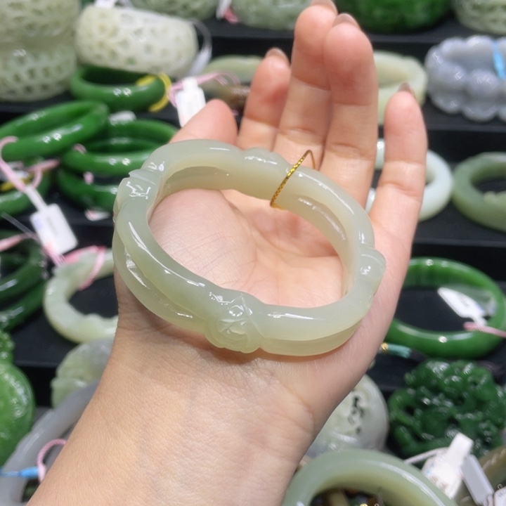 和田玉手镯53+圈口 编号85未镶嵌