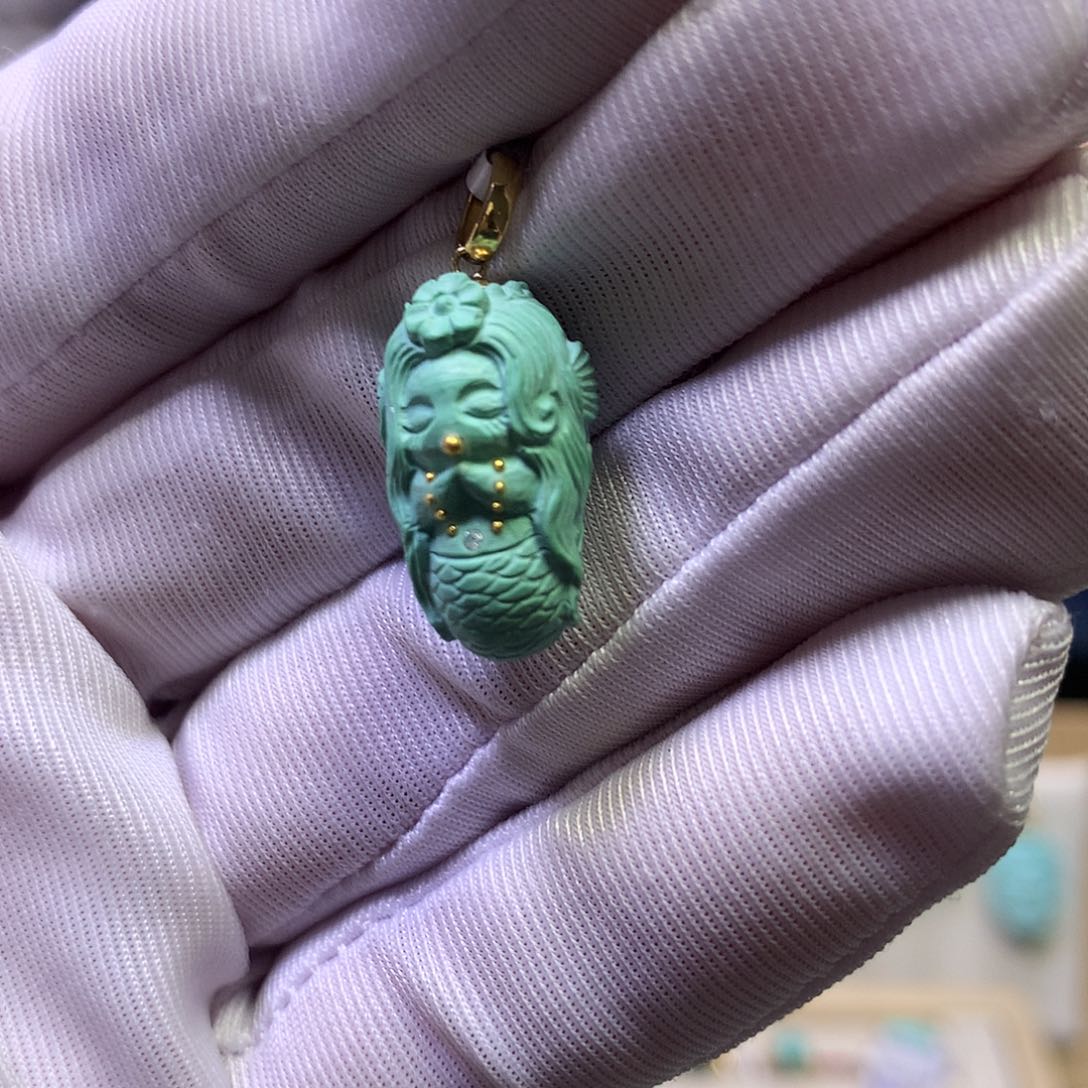 绿松石18K金镶嵌挂件