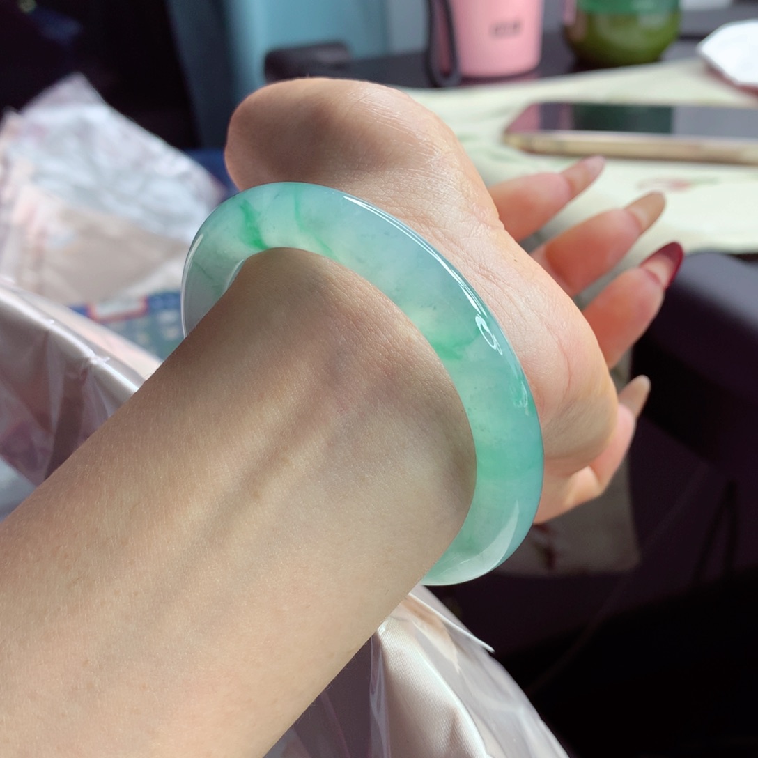 翡翠手镯（圆镯）未镶嵌54.3中万放漏款 小柒推荐！