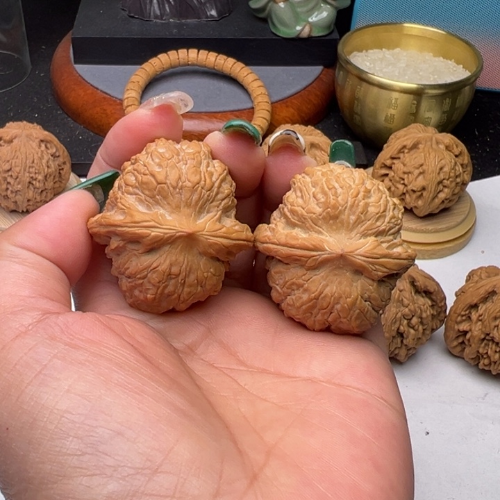 文玩核桃把件芳芳38血麒麟