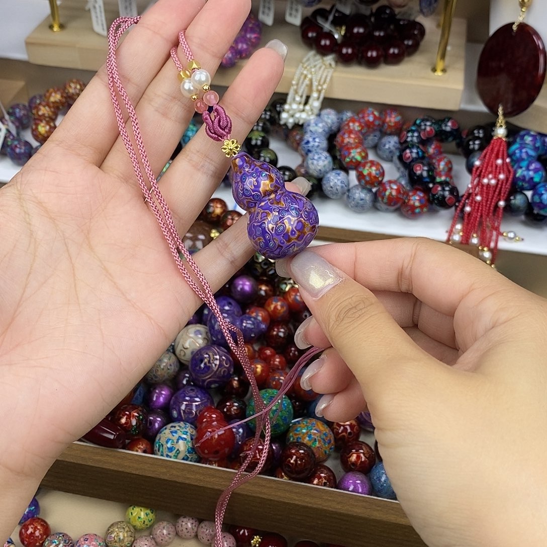 茉***仔山屿大漆葫芦毛衣链……………………