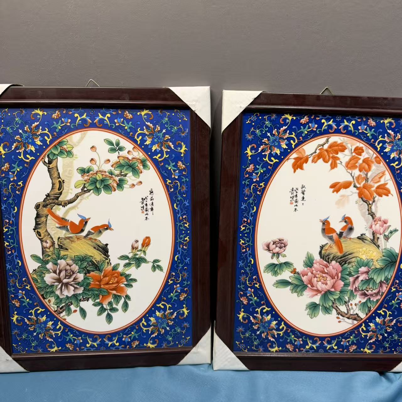 景德镇蓝底开窗陶瓷瓷板画