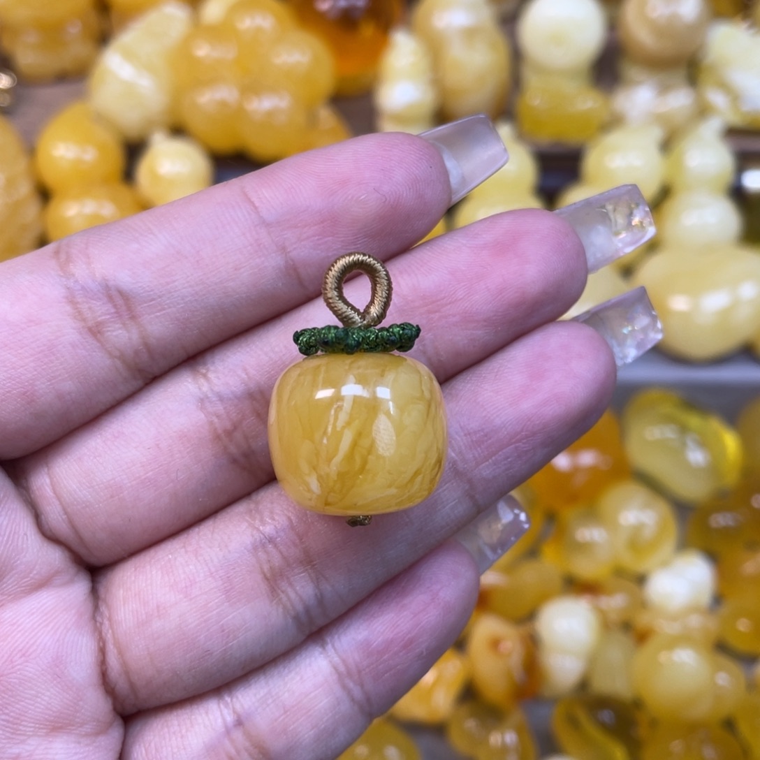 M***8琥珀未镶嵌珠宝奇石