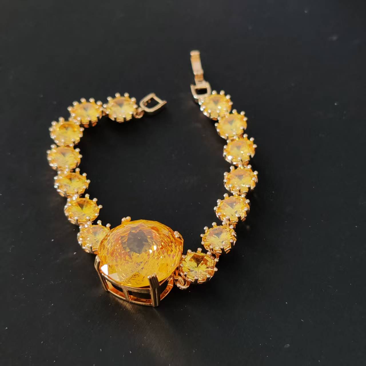 【南非定制】经典高级轻奢大气百搭手链XS1029703