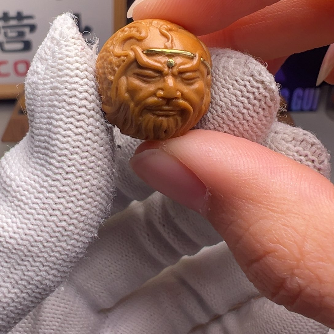 文玩核桃把件镶嵌款玉龙关公18左右尺寸全品有正常封口线