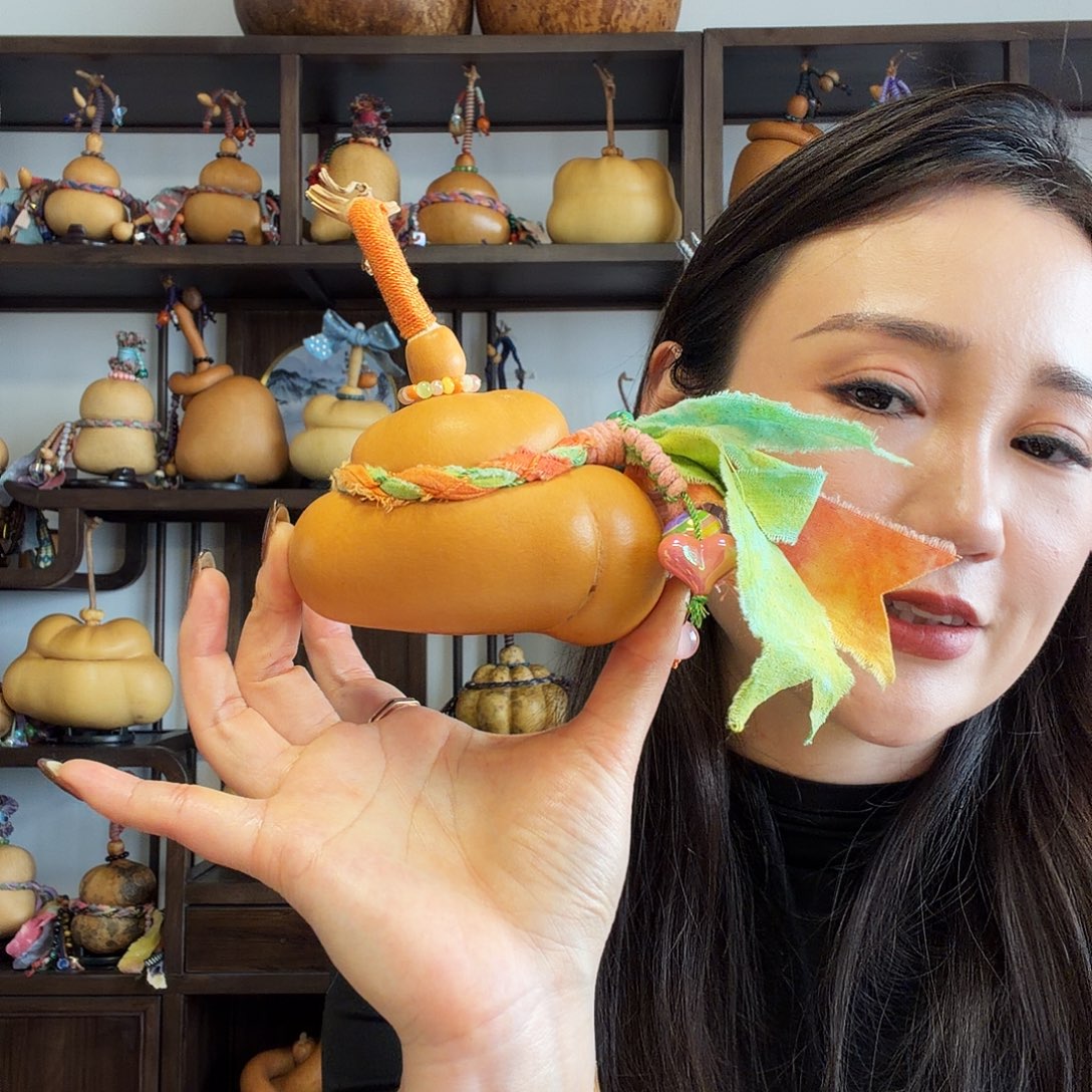 宁***馆异型钱袋子葫芦摆件