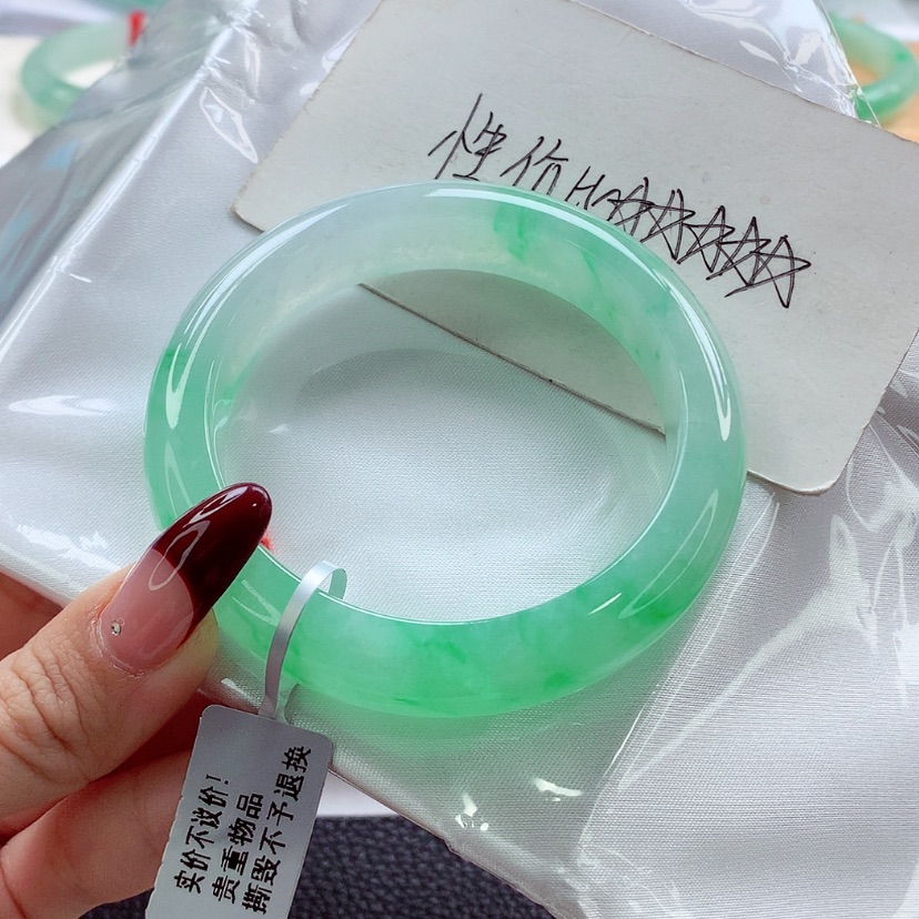 【闪购商品】翡翠手镯未镶嵌54.7 强推种色兼备 灵
