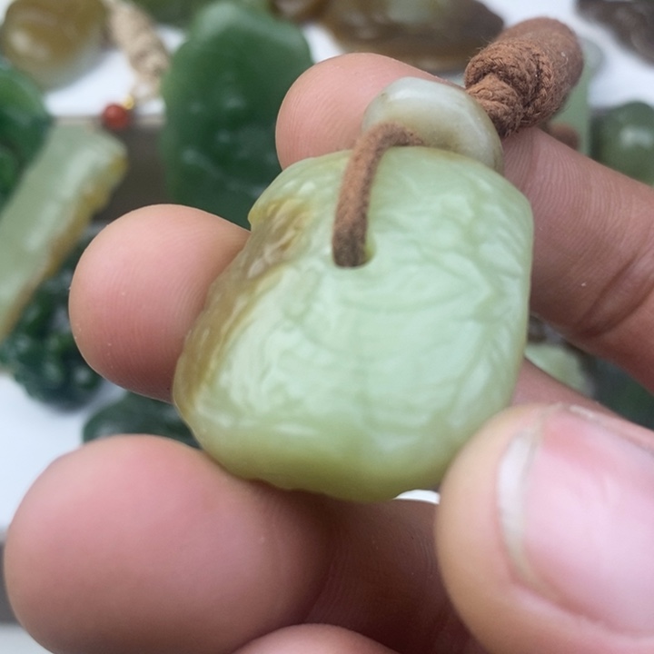 和田玉（糖玉）未镶嵌颈饰