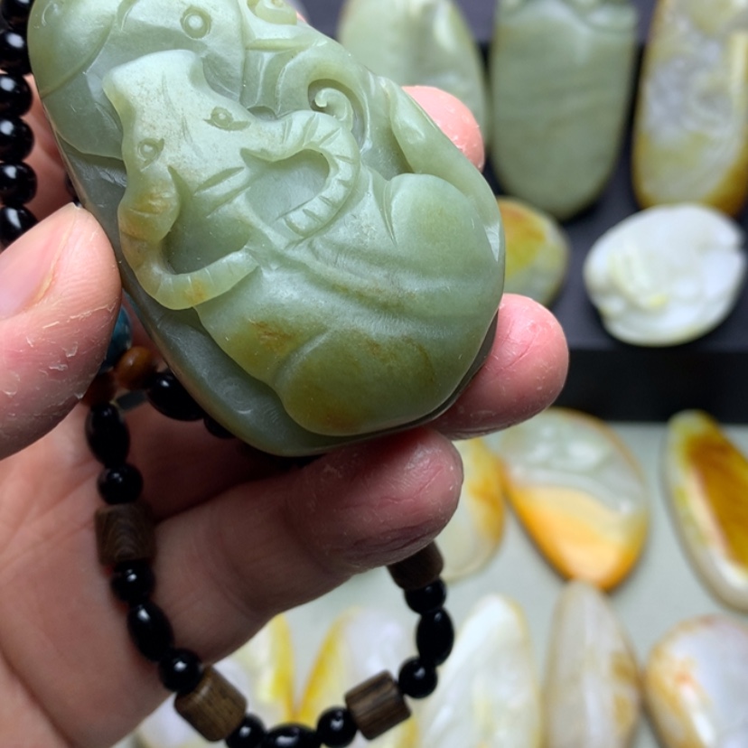 【闪购商品】颈饰未镶嵌和田玉