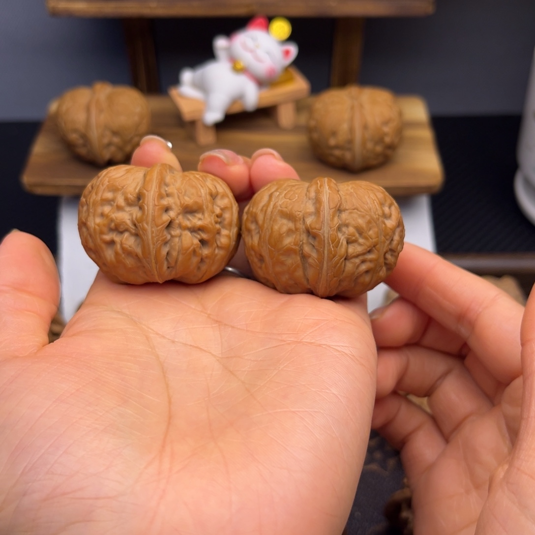 三***周把件文玩核桃元宝 43 白茬