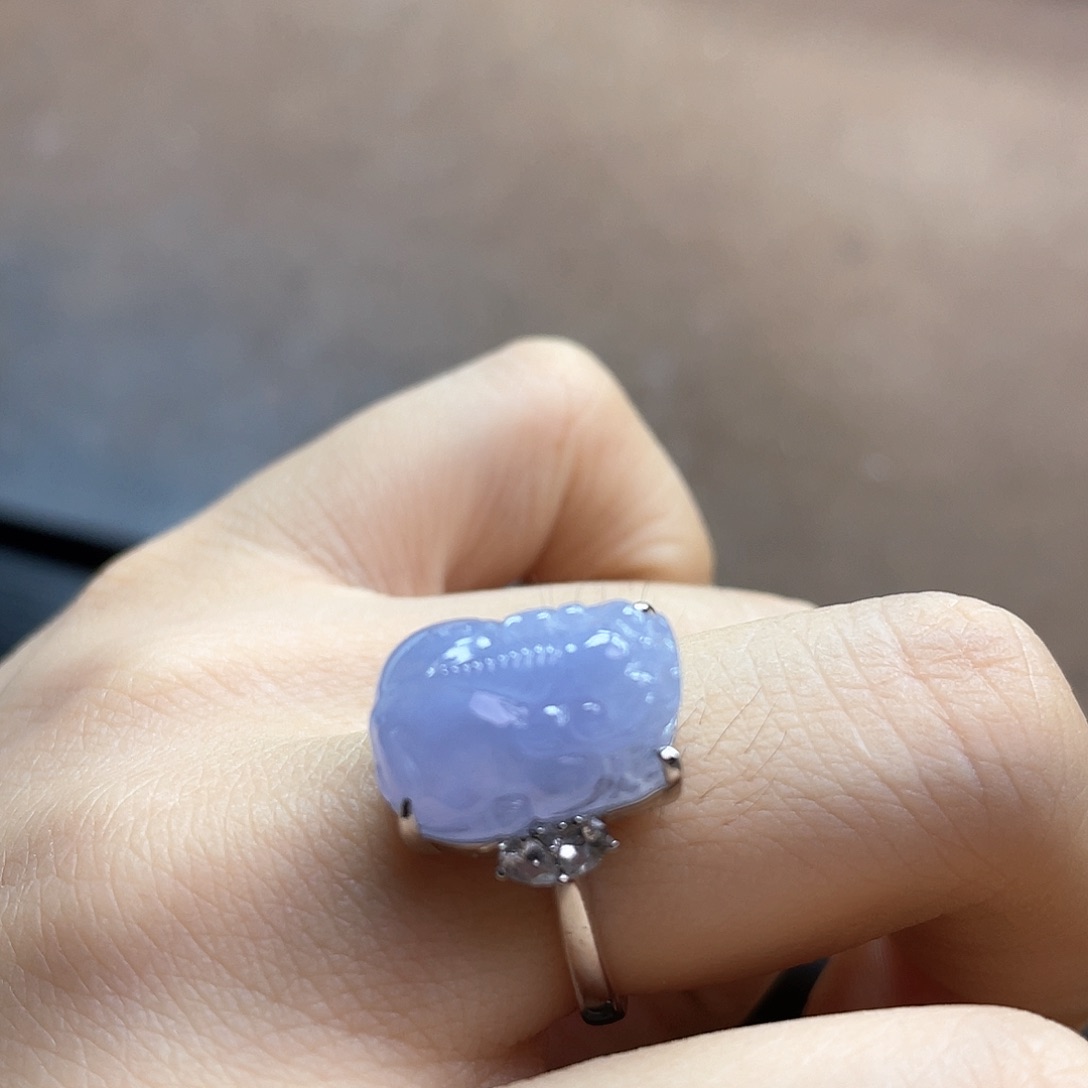 翡翠戒指18K金镶嵌紫色貔貅戒指