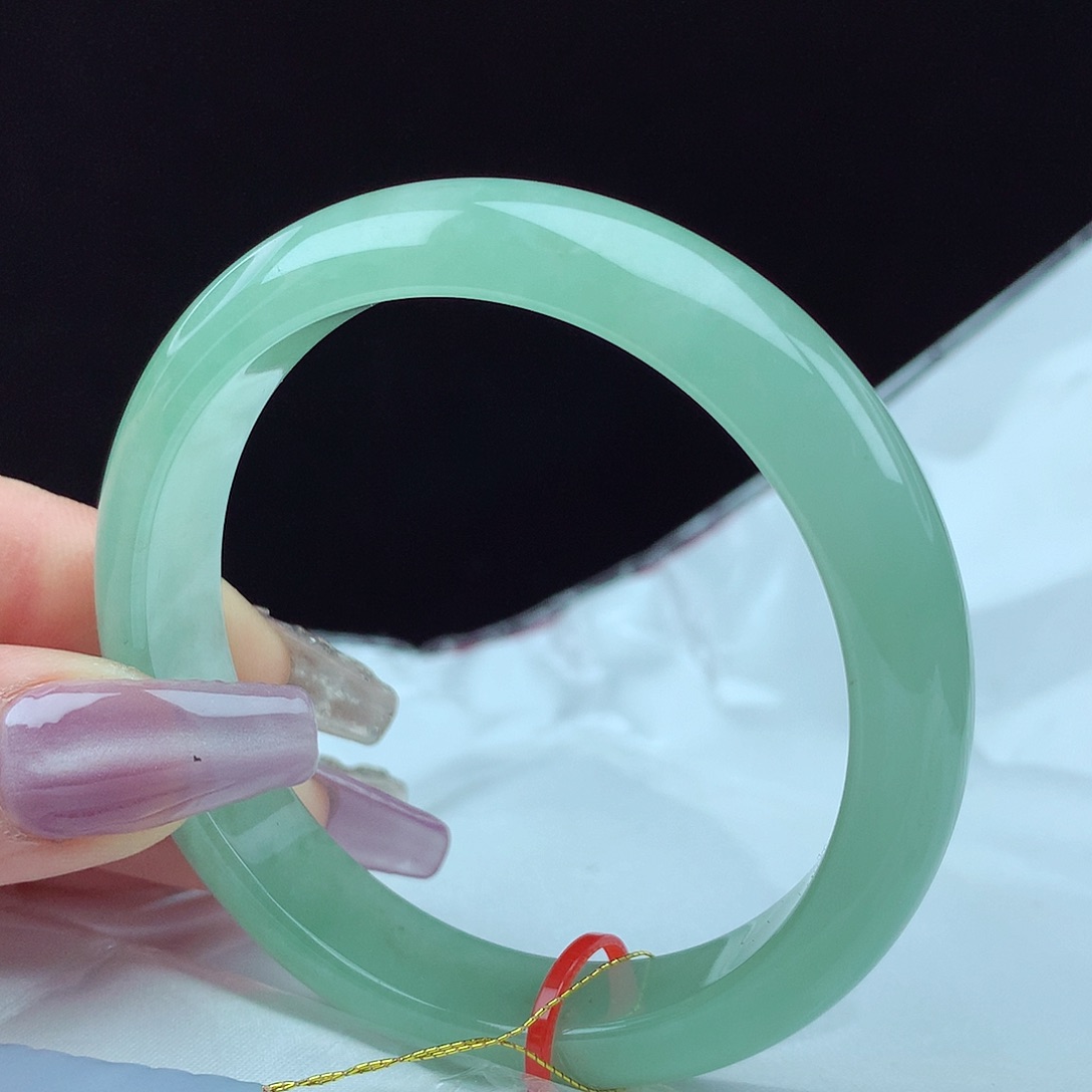 翡翠手镯未镶嵌55圈3018