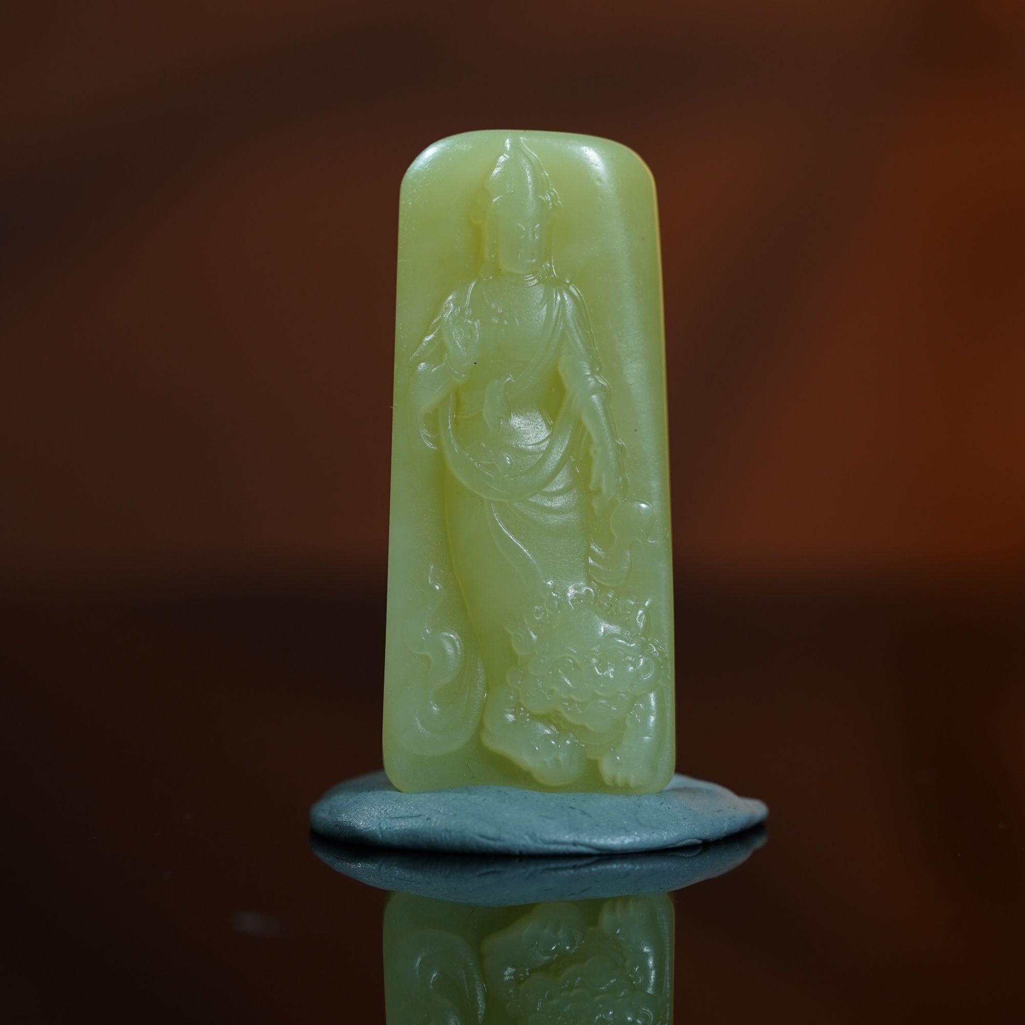 和田玉观音 34.31g L251108040