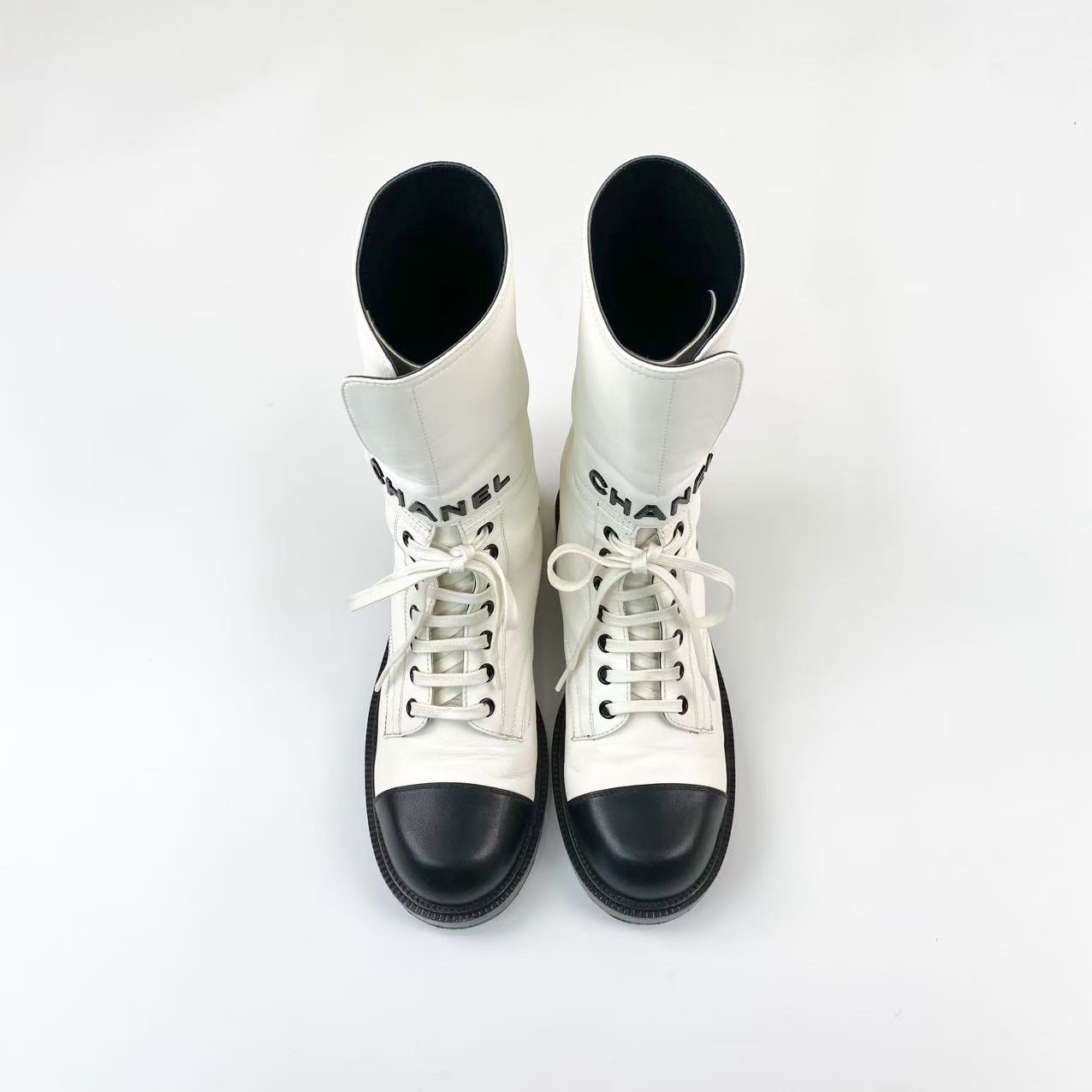 95新 Chanel/香奈儿  AA2190 23ss字母logo马丁靴 37.5码