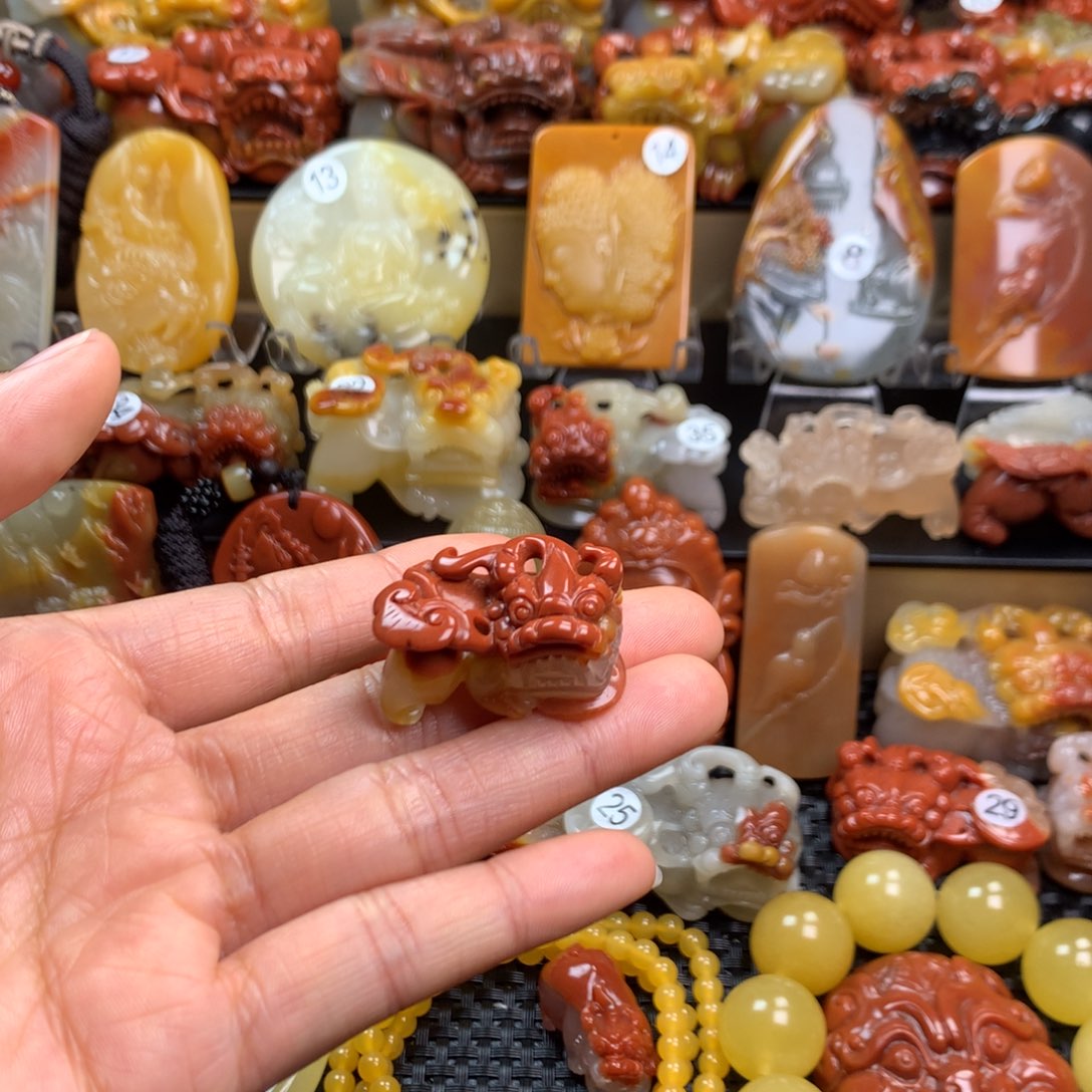 石英质玉（黄龙玉）挂件未镶嵌