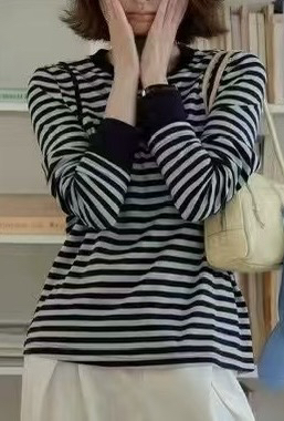 春款条纹打底上衣