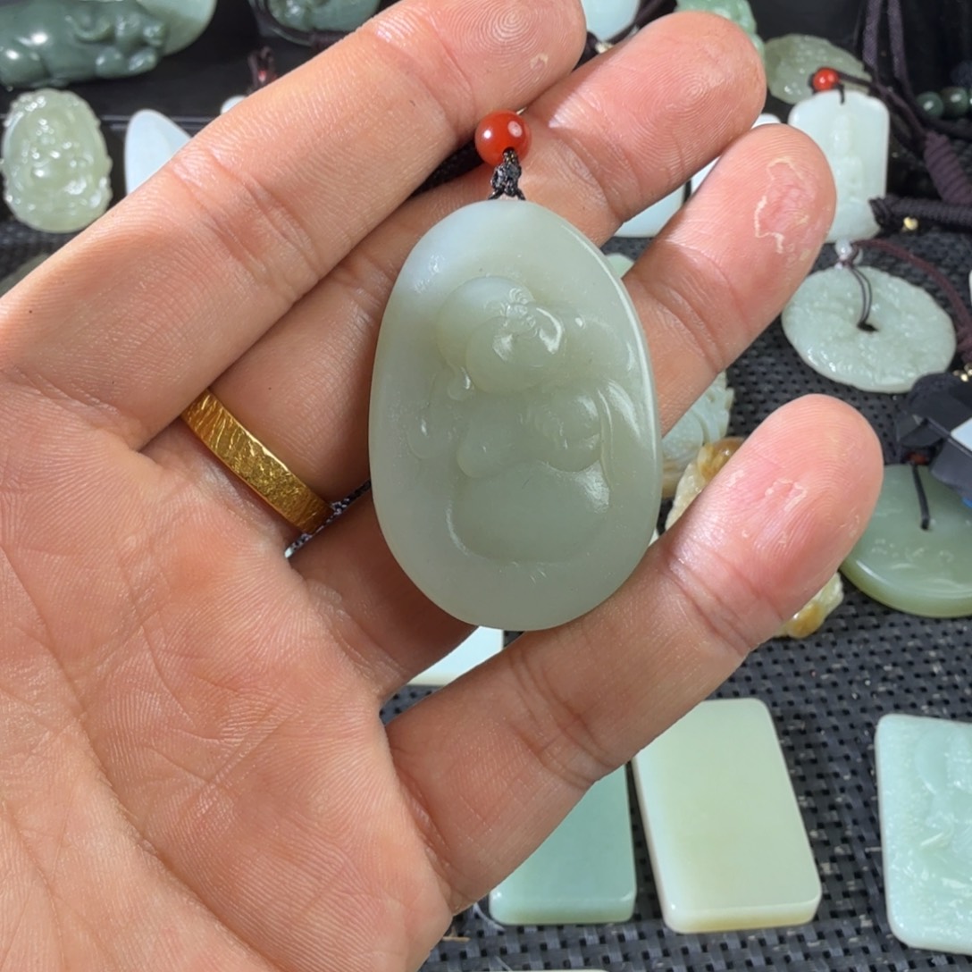 和田玉未镶嵌颈饰