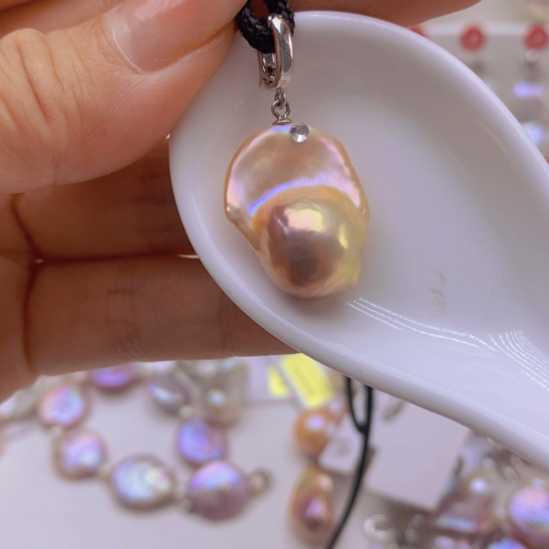 淡水珍珠未镶嵌吊坠(赠链)