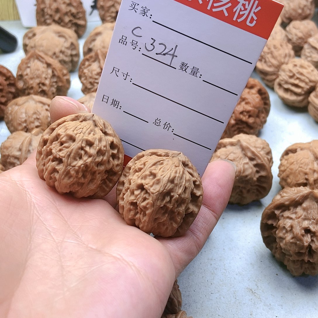 把件桃核憧***好324号全品白狮子34尺