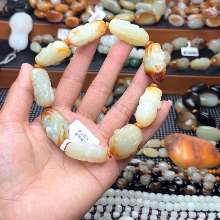 不***杨和田玉未镶嵌手链