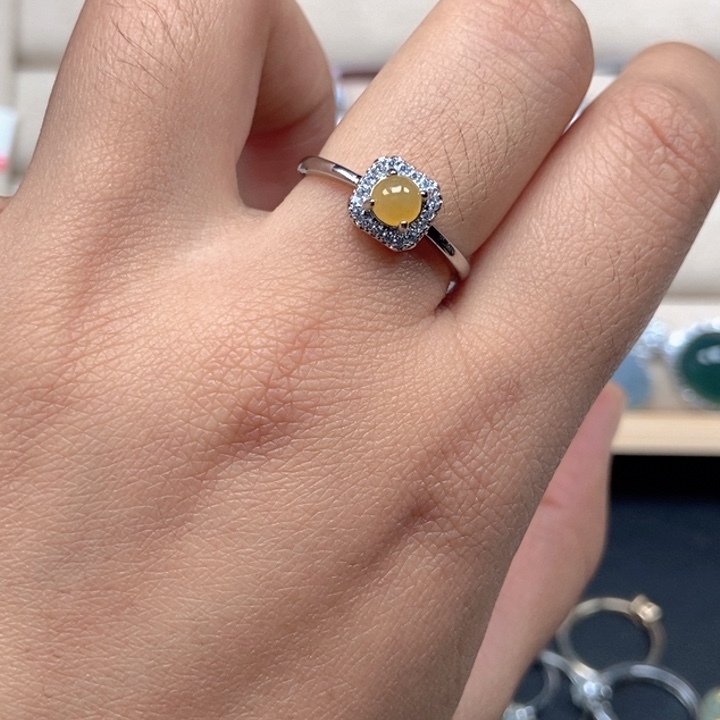 翡翠未镶嵌戒指戒指