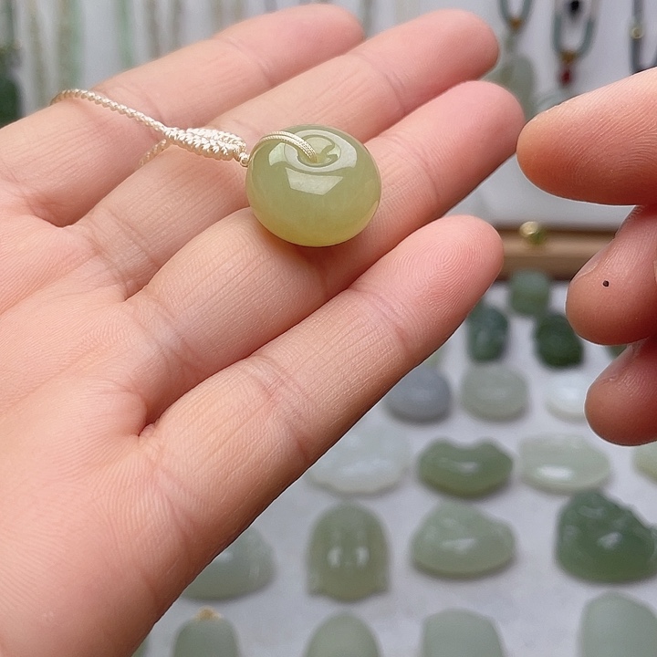 颈饰未镶嵌和田玉