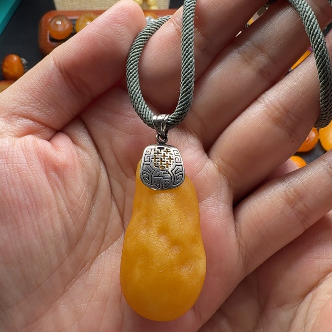 琥珀颈饰未镶嵌海漂原石吊坠