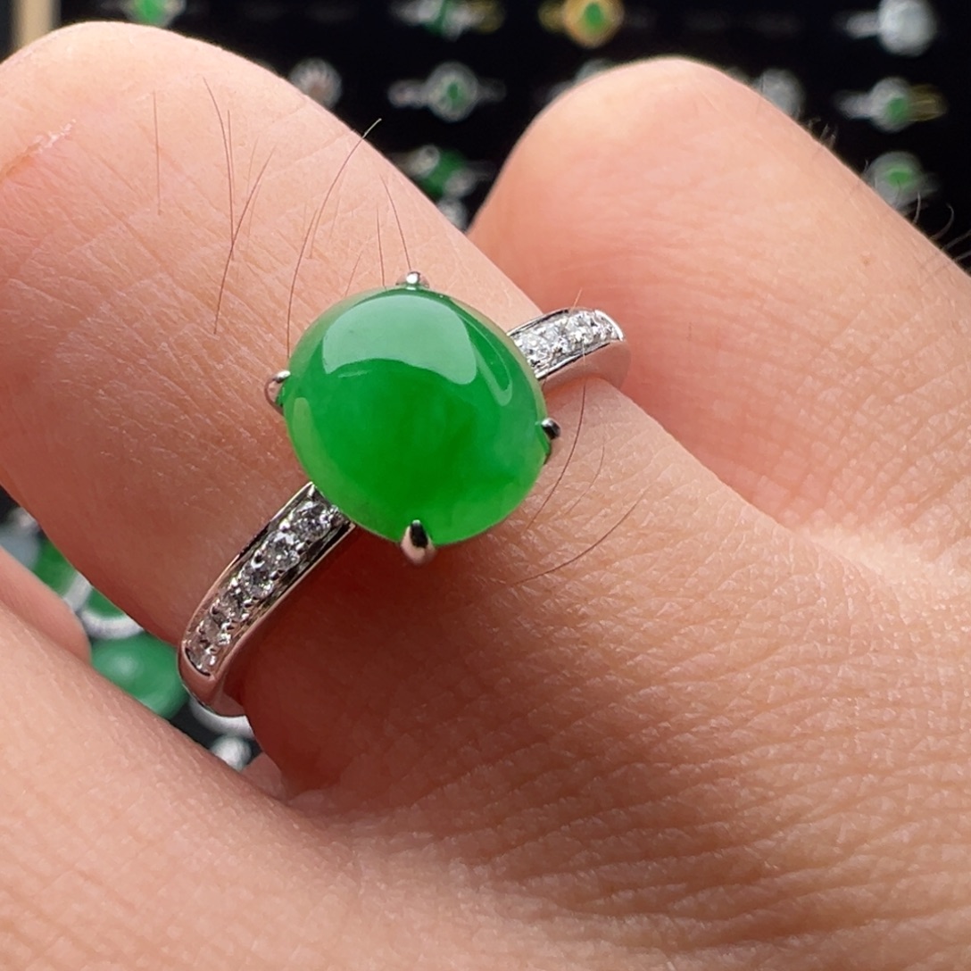 翡翠18K金镶嵌戒指蛋面7.8