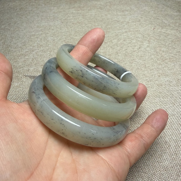 新疆和田玉黑山青花方型手镯多样性发货拍一发一