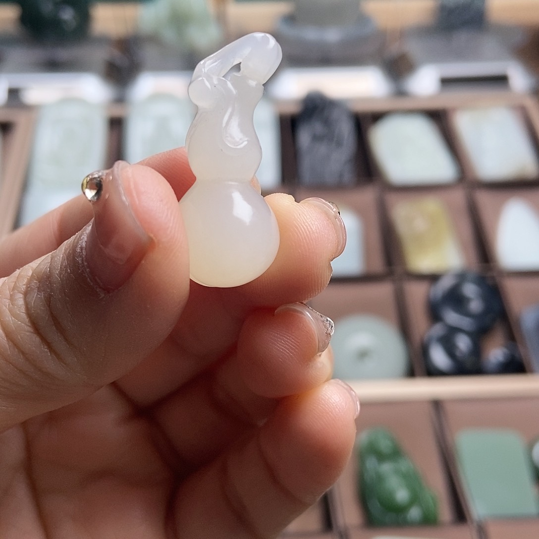 和田玉（糖玉）颈饰未镶嵌