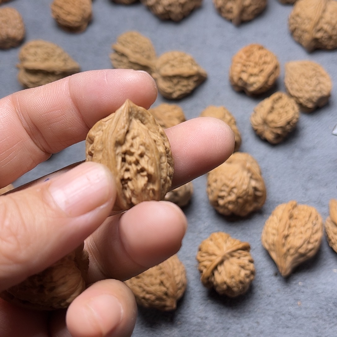 文玩核桃手串1**。异性