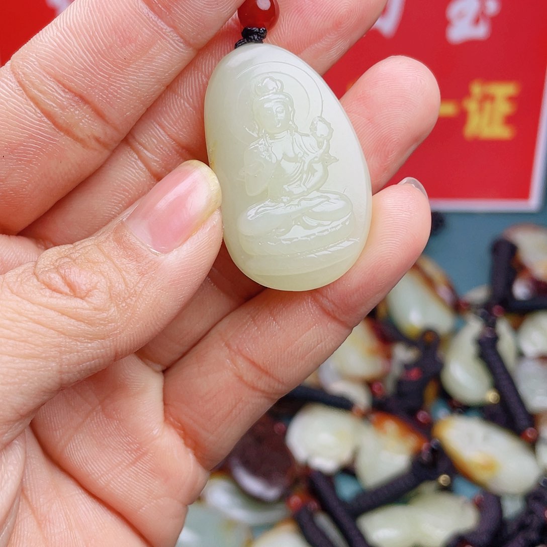 和田玉颈饰未镶嵌