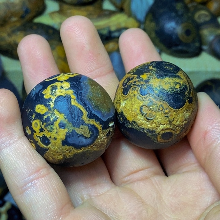 不***缘大叶紫檀（黑酸枝木类）