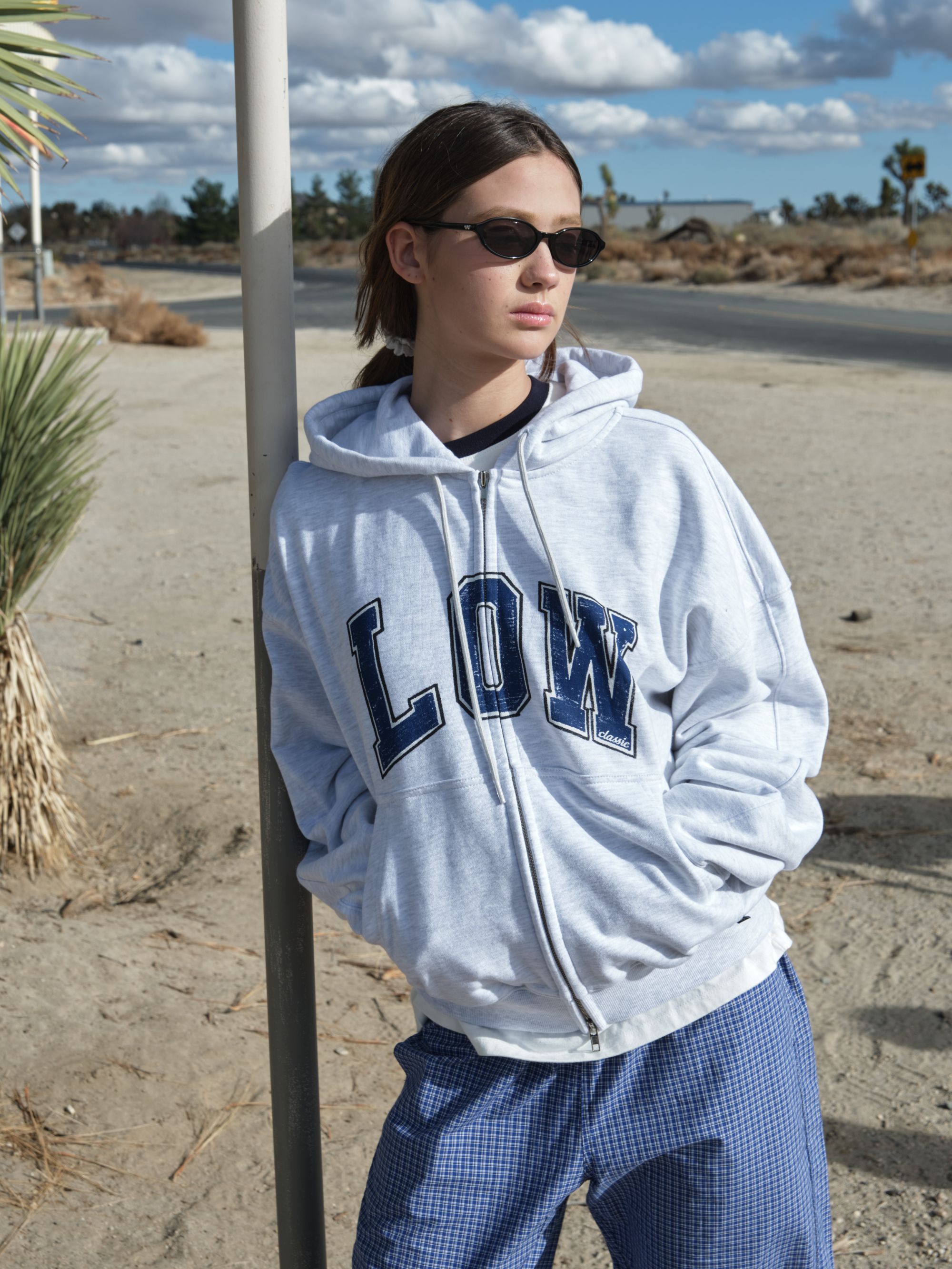 LOW CLASSIC Lc25秋冬 1TS12 拉链连帽开衫免烫卫衣